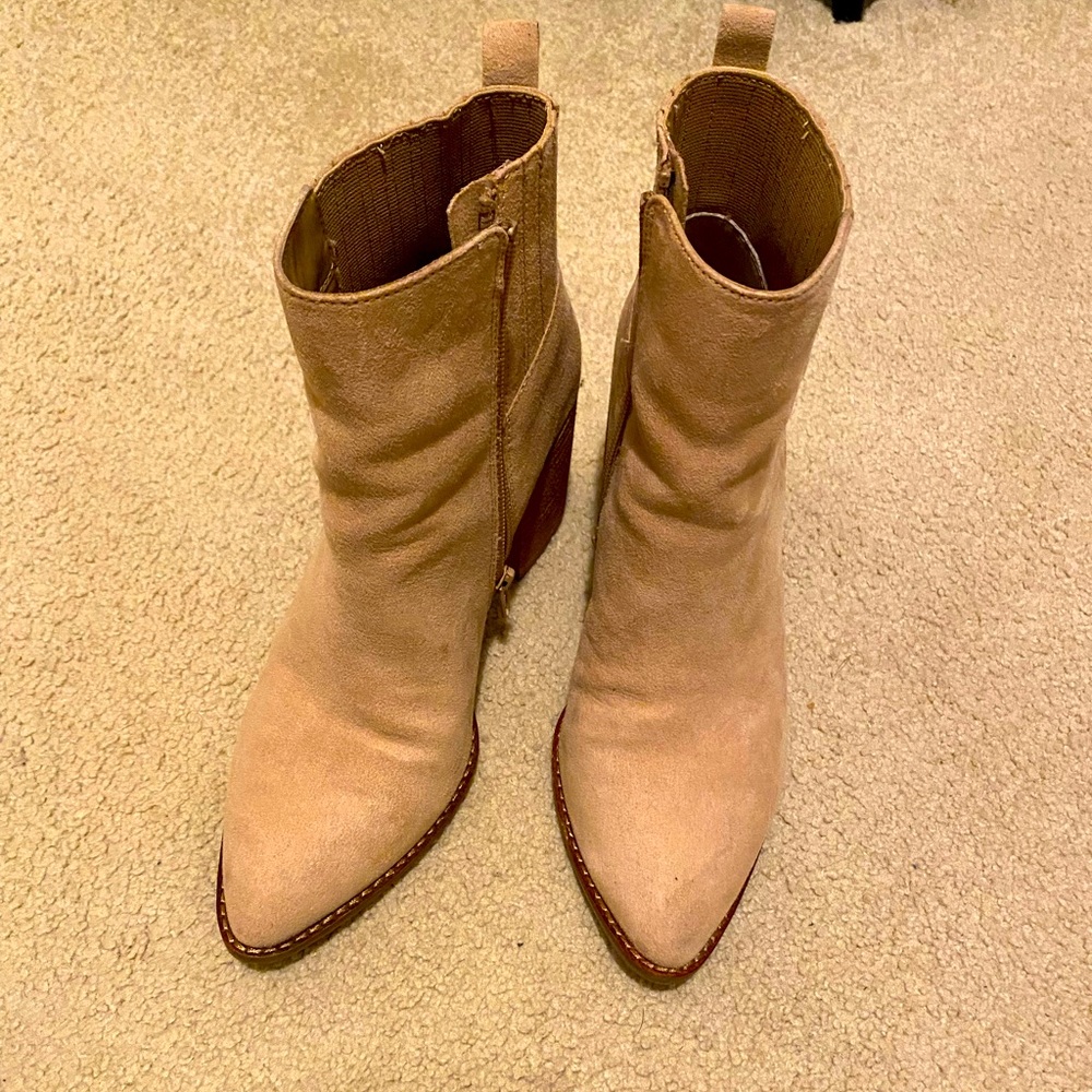 Steve Madden booties tan 7.5